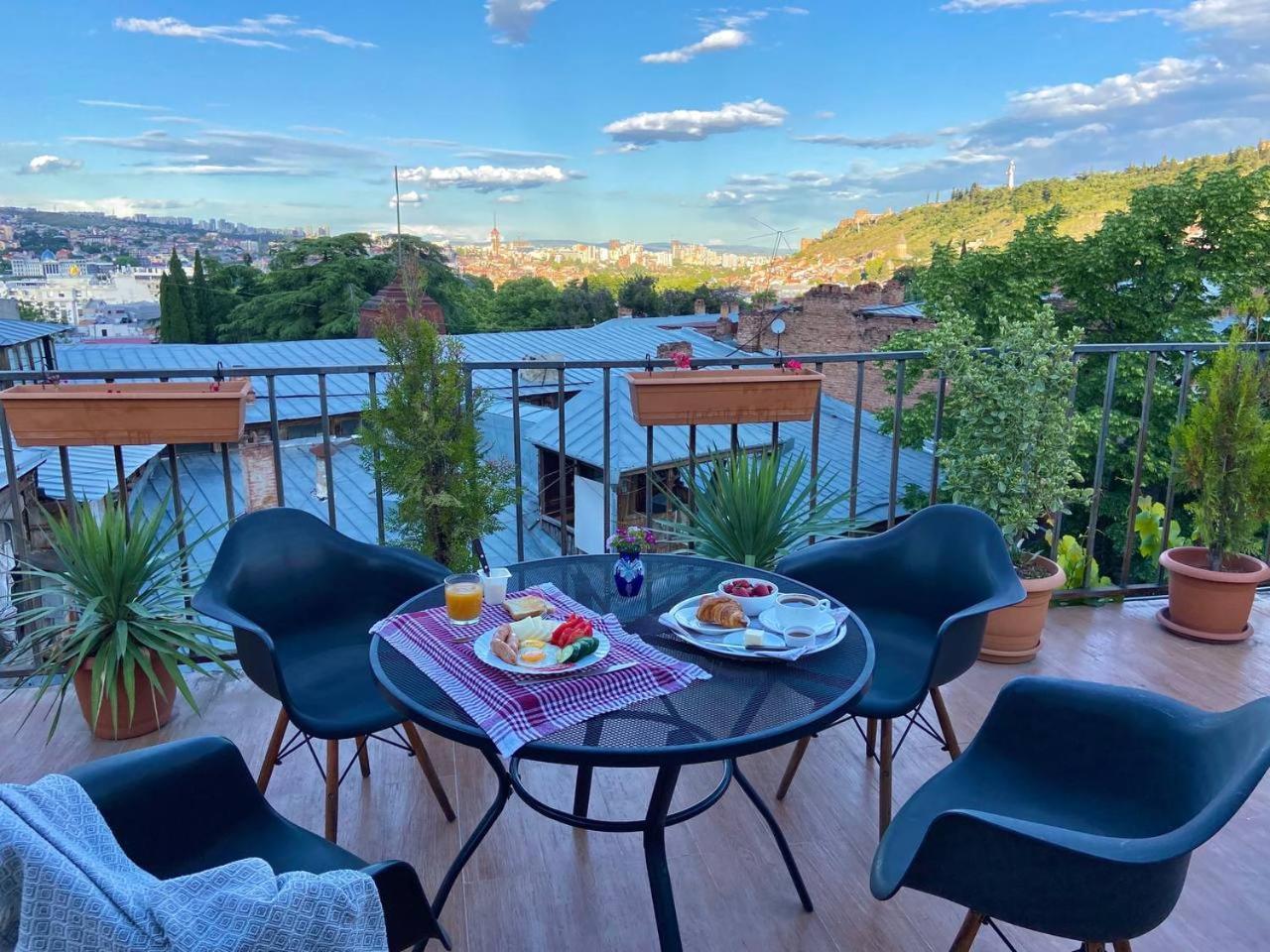 Hotel "Tbilisi Tales" In The Heart Of The Old City Ngoại thất bức ảnh
