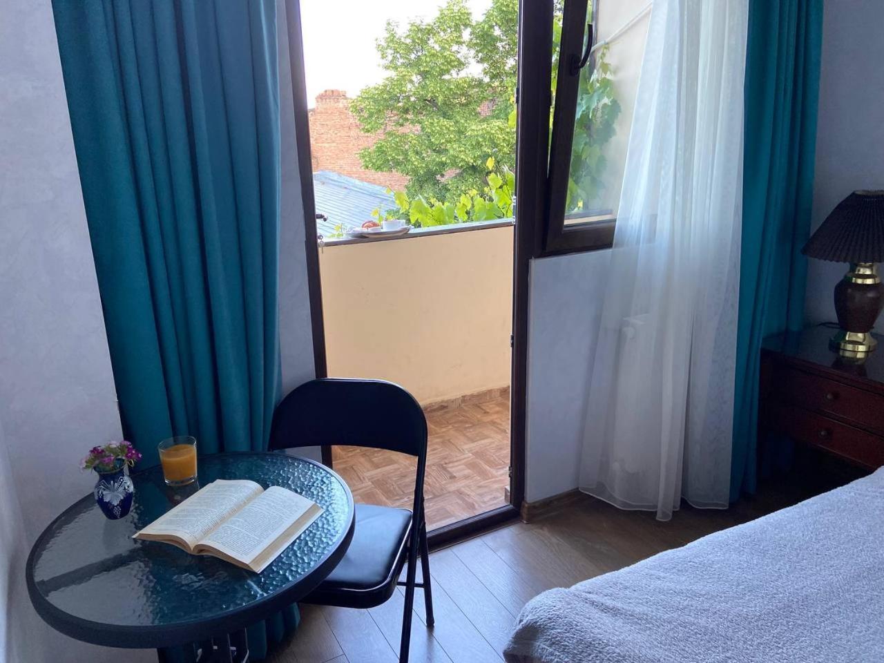 Hotel "Tbilisi Tales" In The Heart Of The Old City Ngoại thất bức ảnh